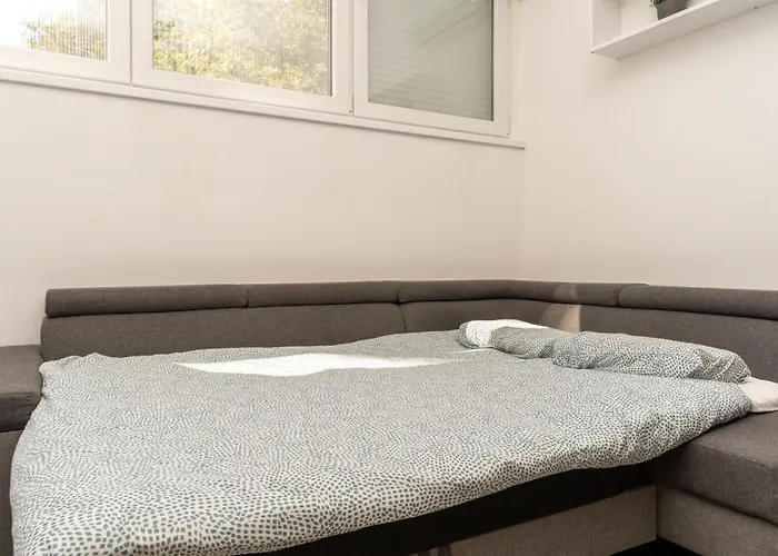 Ena - Located In Quiet Area 500m Of The Sea Apartment