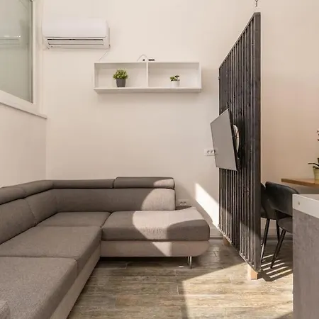 Ena - Located In Quiet Area 500m Of The Sea